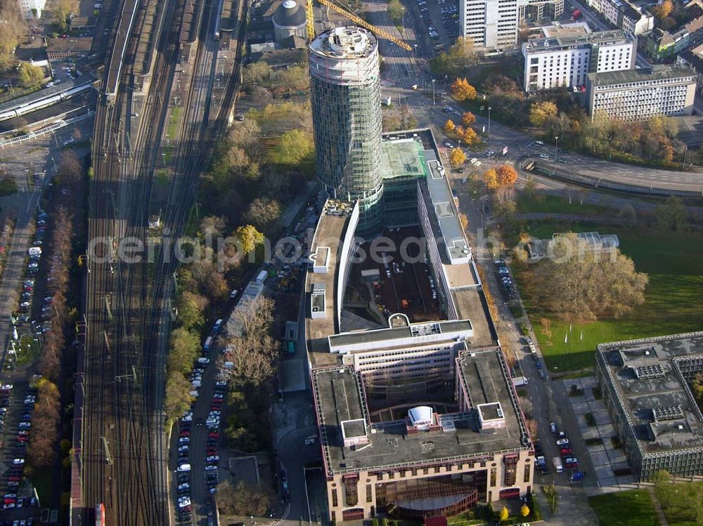 Aerial photograph Köln - 24.11.2004 Hyatt Regency Köln Das Hyatt Regency Köln ist ein Geschäfts- und Konferenzhotel der Luxuskategorie und befindet sich in bester Lage am Rheinufer, nur 15 Minuten vom Köln / Bonner Flughafen entfernt. Hyatt Regency Köln Kennedy-Ufer 2a 50679 Köln Deutschland Tel: +49 221 828 1234 Fax: +49 221 828 1370 E-mail: cologne@hyatt.de