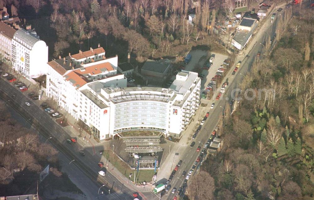 Berlin - Prenzlauer Berg from the bird's eye view: IBIS-Hotel an der Prenzlauer Allee in Berlin-Prenzlauer Berg.