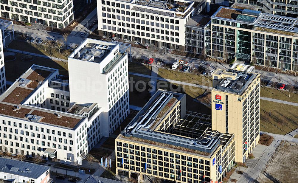 München Schwabing from the bird's eye view: View of the newly cunstructed Ibis / Novotel hotels in Parkstadt Schwabing in Munich