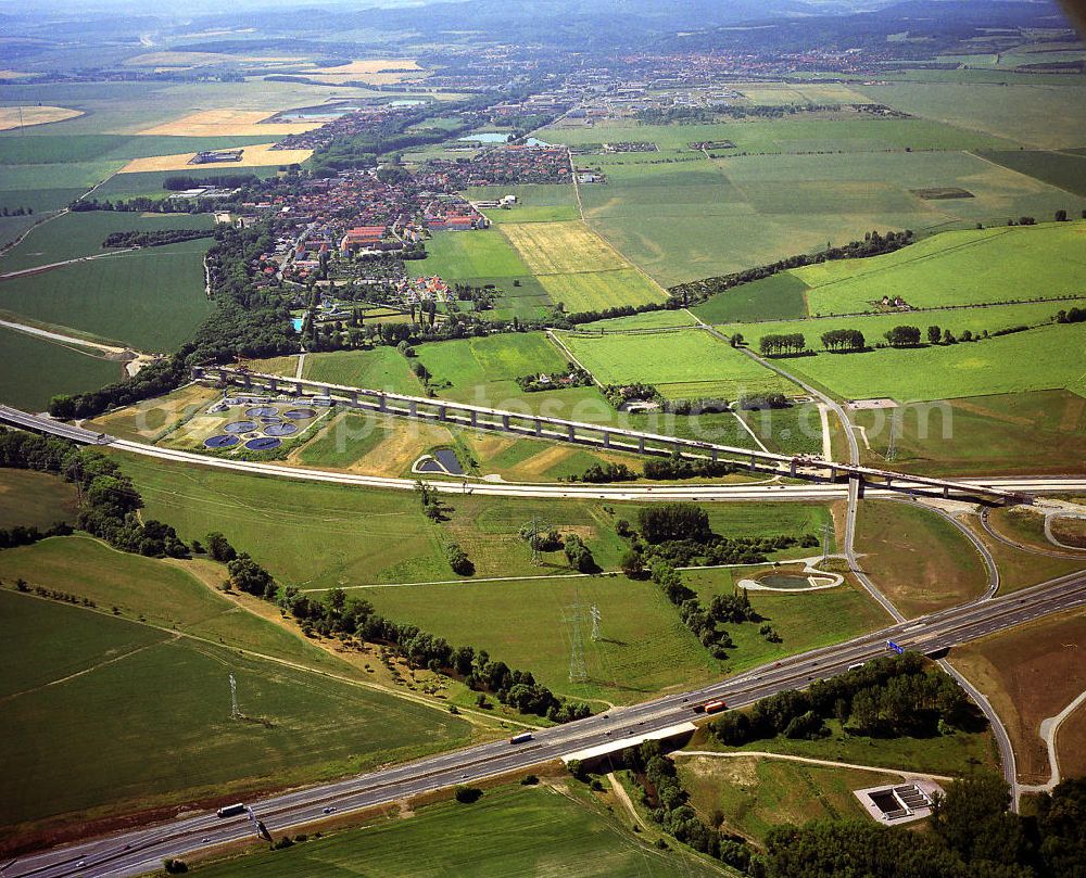 Aerial image Ichtershausen - Blick auf die seit Jahren wegen Baustopp stillgelegten Viadukt der ICE-Trasse Erfurt-Nürnberg am Autobahnkreuz A4 / E40 - A71 bei Ichtershausen in Thüringen. Die bislang gleislose Eisenbahnstrecke NBS Ebensfeld–Erfurt ist Bestandteil des Verkehrsprojekt Deutsche Einheit Nummer 8.1 und ein Projekt der DB Verkehrswegebau und Hochtief. View of the building freeze occupied for years with viaducts of the ICE path Erfurt-Nürnberg at the intersection A4 / E40 - A71 near Ichtershausen in Thuringia.