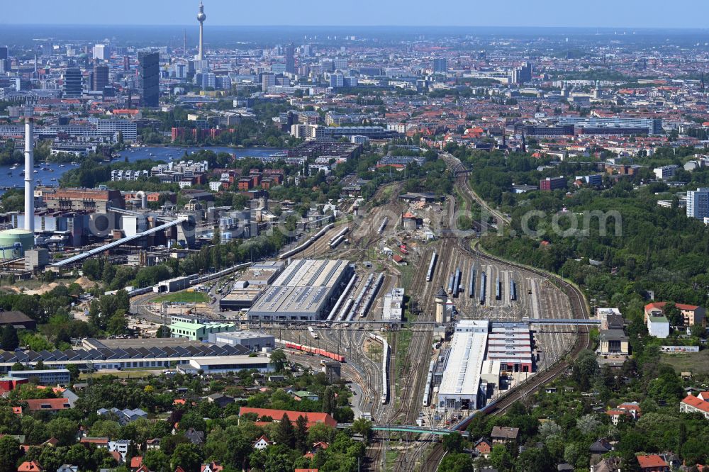 Aerial photograph Berlin - Building of ICE-Werk Berlin Rummelsburg on street Gundelfinger Strasse in the district Rummelsburg in Berlin, Germany