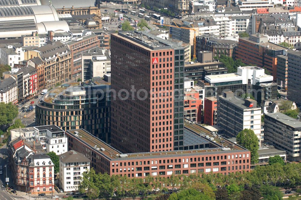 Frankfurt am Main from the bird's eye view: Blick auf das Hochhaus der IG Metall an der Wilhelm-Leuschner-Straße 69 in 60329 Frankfurt.