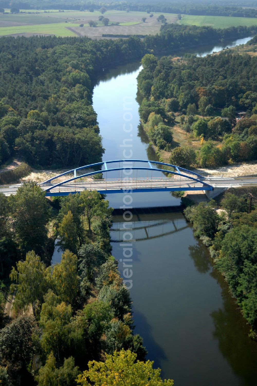 Ihleburg from the bird's eye view: Blick auf die Ihleburger Brücke. Die Brücke wurde im Jahr 2008 erbaut und überführt den Elbe-Havel-Kanal bei km 343,071. Ein Projekt des WSV: Wasserstraßen-Neubauamt Magdeburg, 39106 Magdeburg, Tel. +49(0)391 535-0, email: wna-magdeburg@wsv.bund.de