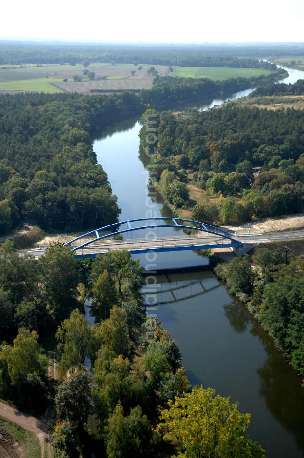 Aerial image Ihleburg - Blick auf die Ihleburger Brücke. Die Brücke wurde im Jahr 2008 erbaut und überführt den Elbe-Havel-Kanal bei km 343,071. Ein Projekt des WSV: Wasserstraßen-Neubauamt Magdeburg, 39106 Magdeburg, Tel. +49(0)391 535-0, email: wna-magdeburg@wsv.bund.de