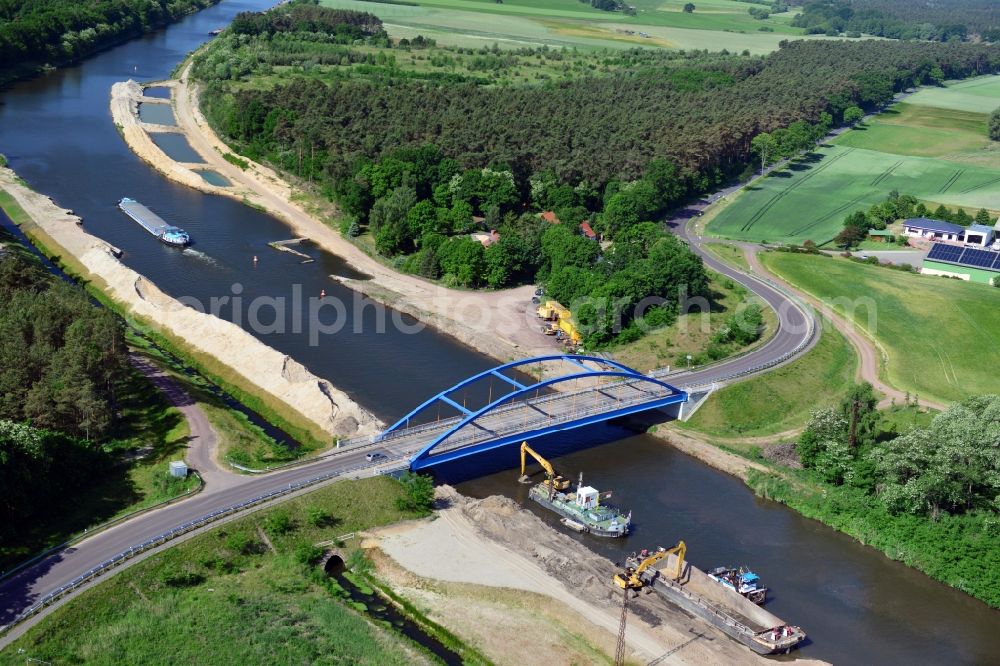 Ihleburg from the bird's eye view: Ihleburger bridge and deposition surfaces at the riverside of the Elbe-Havel Canal near by Ihleburg in Saxony-Anhalt