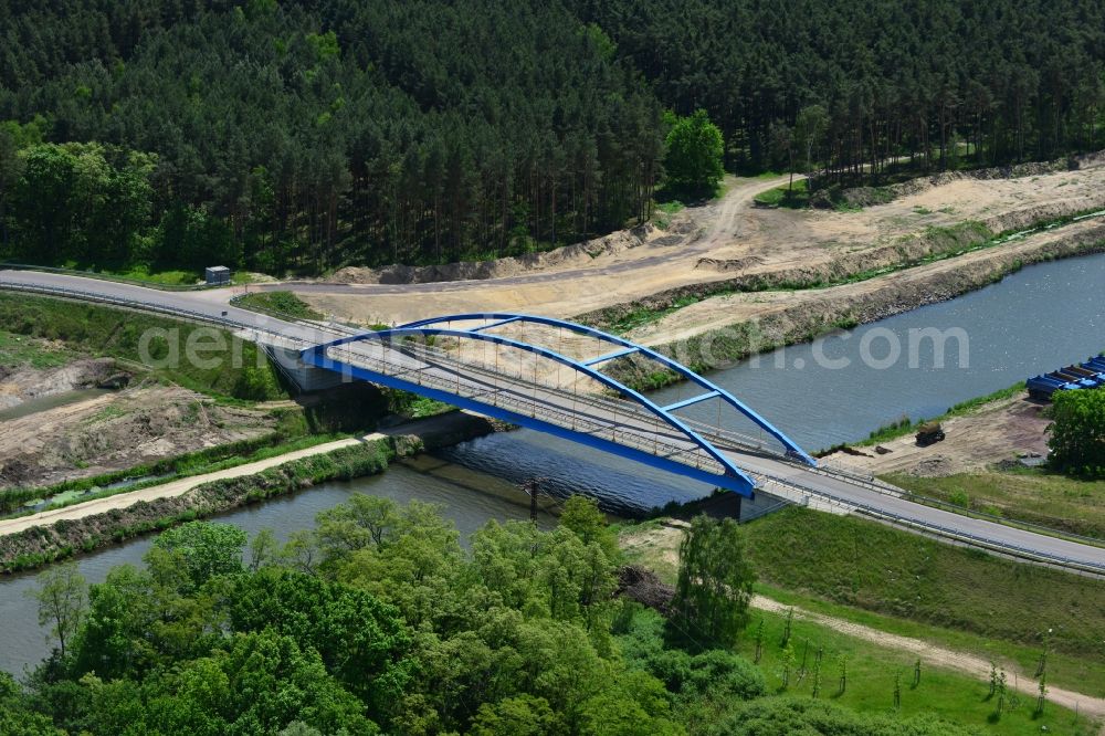 Ihleburg from the bird's eye view: Ihleburger bridge over the Elbe-Havel Canal at Ihleburg in Saxony-Anhalt