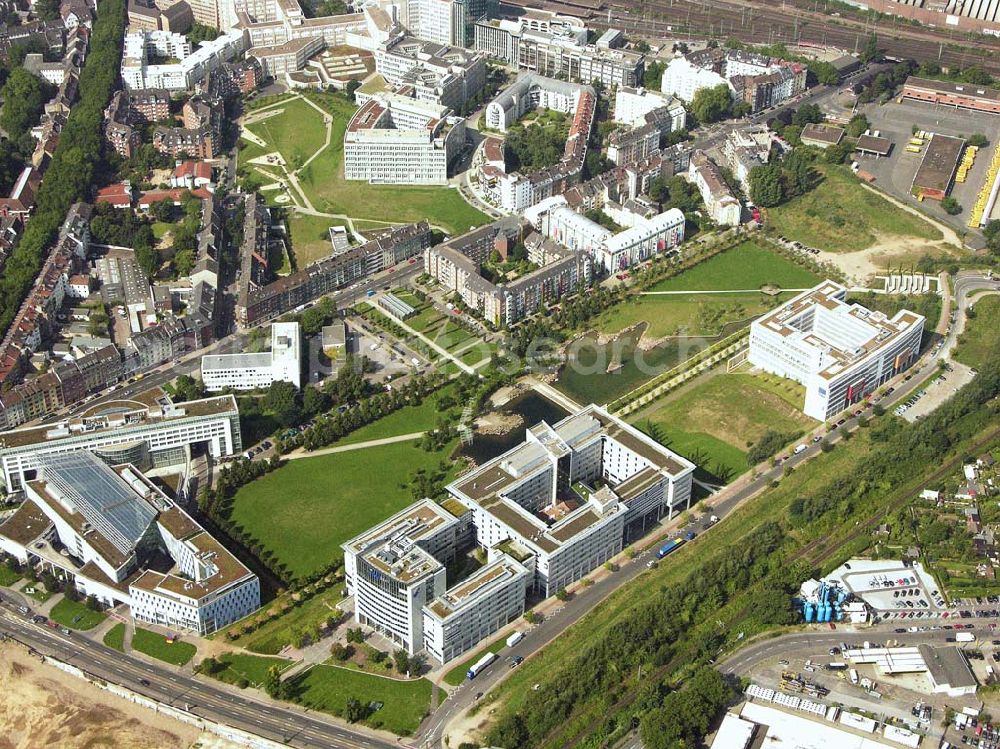 Aerial image Düsseldorf (NRW) - Blick auf das IHZ-Gelände (IHZ=Internationales Handelszentrum) östlich vom Düsseldorfer Hauptbahnhof. Vor der Umgestaltung befand sich auf dem Gelände das ehemalige Mannesmann-Werk.