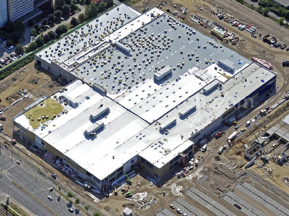 Aerial photograph Berlin - Blick auf die IKEA Baustelle in Berlin Lichtenberg. Bis zum November diesen Jahres entsteht hier an der Landsberger Allee der zweitgrößte Ikea-Standort in Europa mit 22 000 Quadratmetern und zugleich das dritte Berliner Einrichtungshaus. Eröffnung soll Anfang November 2010 sein. View of the IKEA construction area in Berlin Lichtenberg. It is the third furniture store in Berlin.