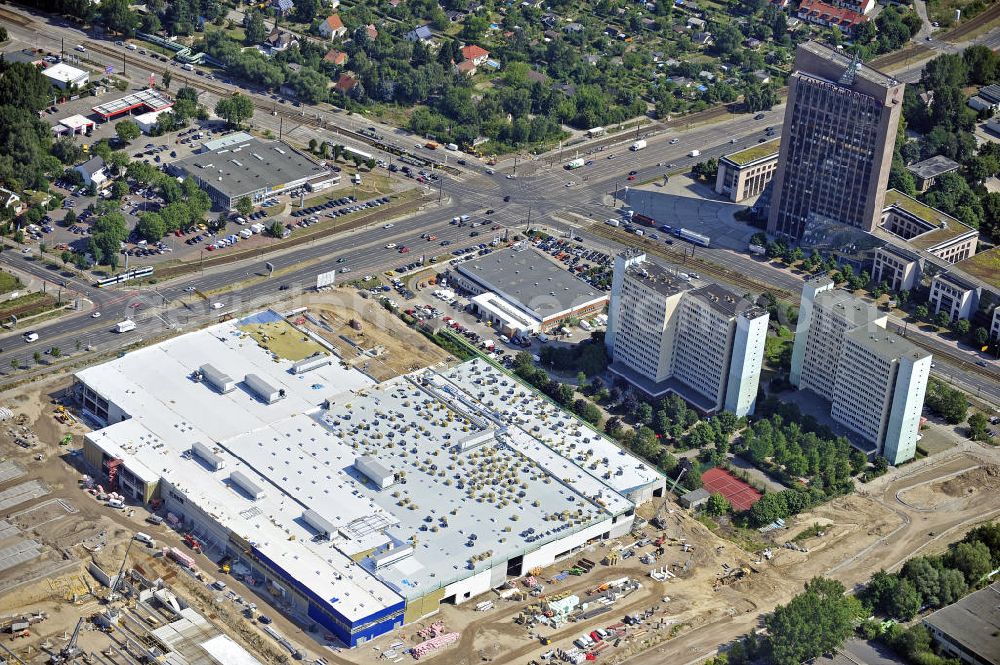 Aerial photograph Berlin - Blick auf die IKEA Baustelle in Berlin Lichtenberg. Bis zum November diesen Jahres entsteht hier an der Landsberger Allee der zweitgrößte Ikea-Standort in Europa mit 22 000 Quadratmetern und zugleich das dritte Berliner Einrichtungshaus. Eröffnung soll Anfang November 2010 sein. View of the IKEA construction area in Berlin Lichtenberg. It is the third furniture store in Berlin.