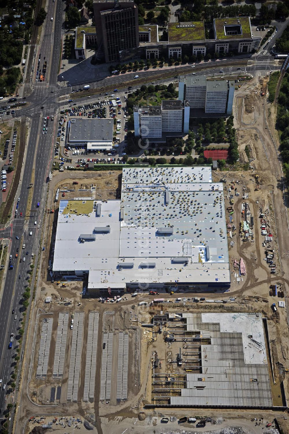 Berlin from the bird's eye view: Blick auf die IKEA Baustelle in Berlin Lichtenberg. Bis zum November diesen Jahres entsteht hier an der Landsberger Allee der zweitgrößte Ikea-Standort in Europa mit 22 000 Quadratmetern und zugleich das dritte Berliner Einrichtungshaus. Eröffnung soll Anfang November 2010 sein. View of the IKEA construction area in Berlin Lichtenberg. It is the third furniture store in Berlin.