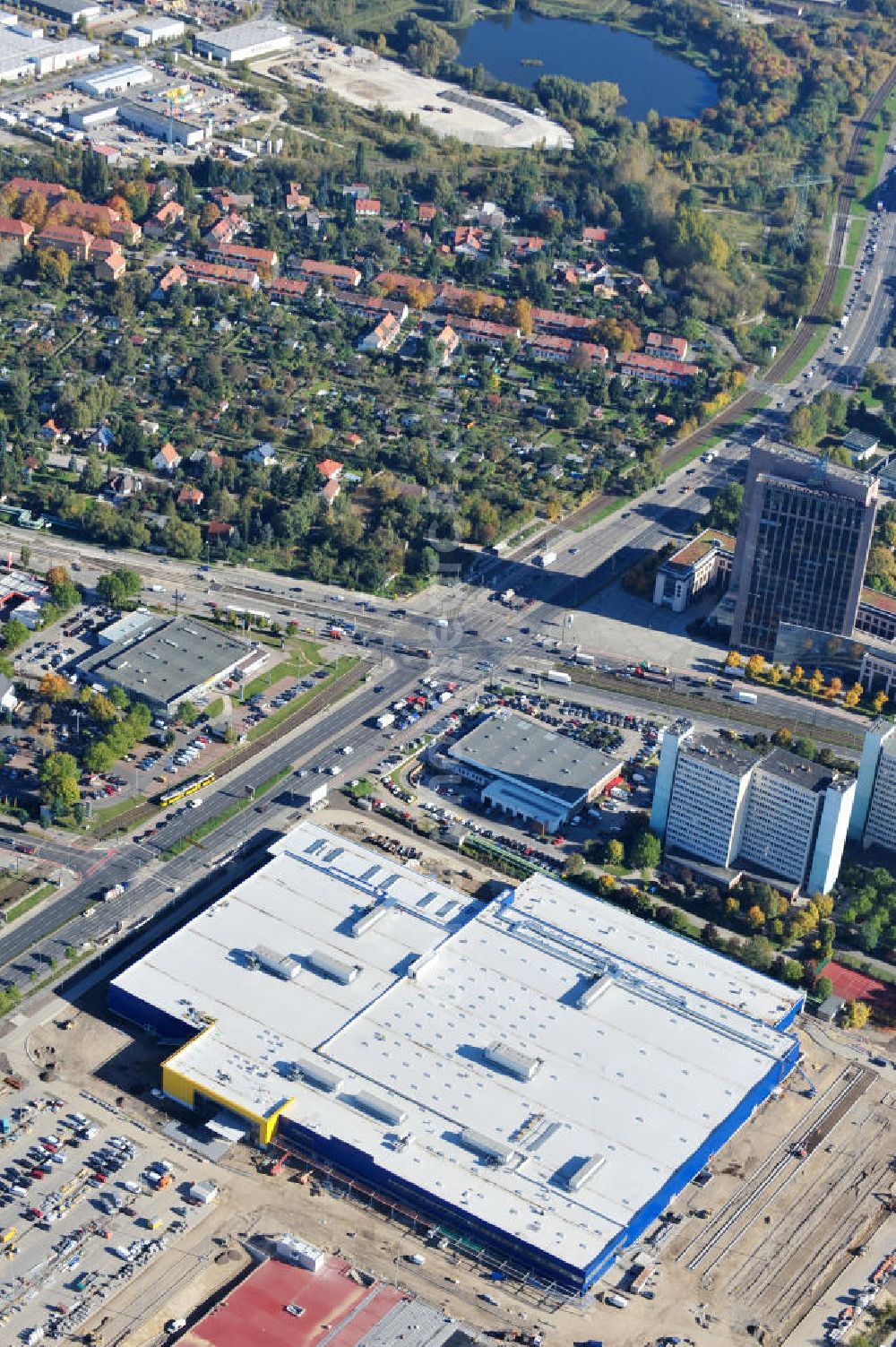 Berlin from the bird's eye view: Blick auf die IKEA Baustelle in Berlin Lichtenberg. Bis zum November diesen Jahres entsteht hier an der Landsberger Allee der zweitgrößte Ikea-Standort in Europa mit 22 000 Quadratmetern und zugleich das dritte Berliner Einrichtungshaus. Eröffnung soll Anfang November 2010 sein. View of the IKEA construction area in Berlin Lichtenberg. It is the third furniture store in Berlin.