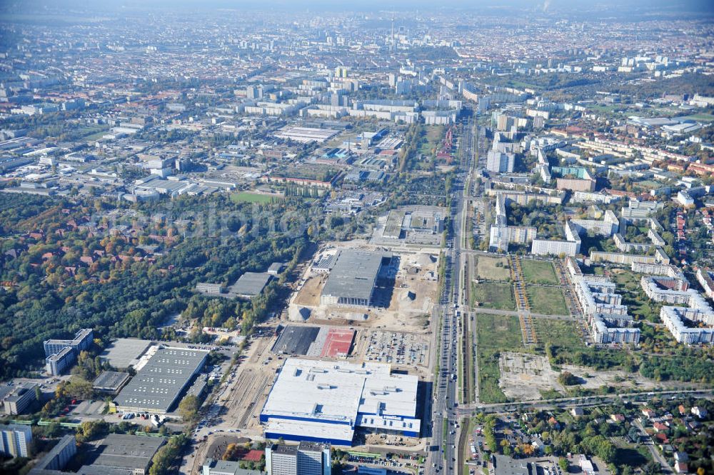 Aerial image Berlin - Blick auf die IKEA Baustelle in Berlin Lichtenberg. Bis zum November diesen Jahres entsteht hier an der Landsberger Allee der zweitgrößte Ikea-Standort in Europa mit 22 000 Quadratmetern und zugleich das dritte Berliner Einrichtungshaus. Eröffnung soll Anfang November 2010 sein. View of the IKEA construction area in Berlin Lichtenberg. It is the third furniture store in Berlin.