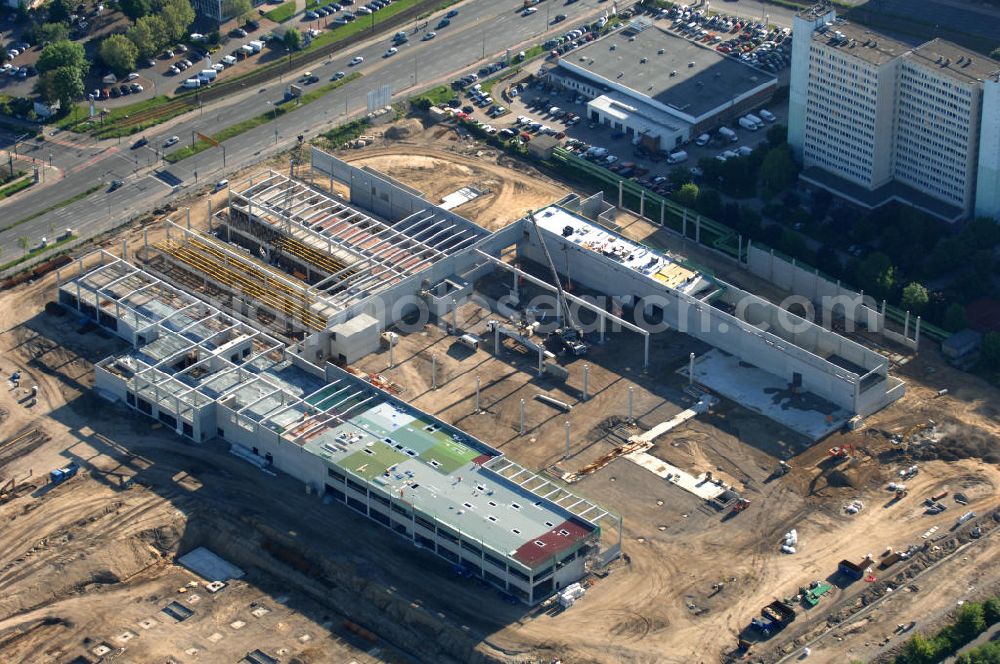 Aerial image Berlin - Blick auf die IKEA Baustelle in Berlin Lichtenberg. Bis zum November diesen Jahres entsteht hier an der Landsberger Allee der zweitgrößte Ikea-Standort in Europa mit 22 000 Quadratmetern und zugleich das vierte Berliner Einrichtungshaus. Eröffnung soll Anfang November 2010 sein. View of the IKEA construction area in Berlin Lichtenberg. It is the fourth furniture store in Berlin.