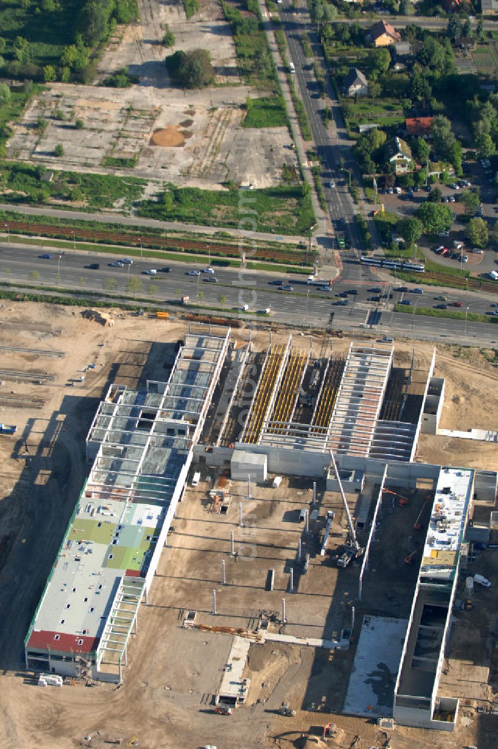 Aerial image Berlin - Blick auf die IKEA Baustelle in Berlin Lichtenberg. Bis zum November diesen Jahres entsteht hier an der Landsberger Allee der zweitgrößte Ikea-Standort in Europa mit 22 000 Quadratmetern und zugleich das vierte Berliner Einrichtungshaus. Eröffnung soll Anfang November 2010 sein. View of the IKEA construction area in Berlin Lichtenberg. It is the fourth furniture store in Berlin.