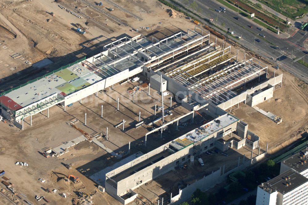 Berlin from the bird's eye view: Blick auf die IKEA Baustelle in Berlin Lichtenberg. Bis zum November diesen Jahres entsteht hier an der Landsberger Allee der zweitgrößte Ikea-Standort in Europa mit 22 000 Quadratmetern und zugleich das vierte Berliner Einrichtungshaus. Eröffnung soll Anfang November 2010 sein. View of the IKEA construction area in Berlin Lichtenberg. It is the fourth furniture store in Berlin.