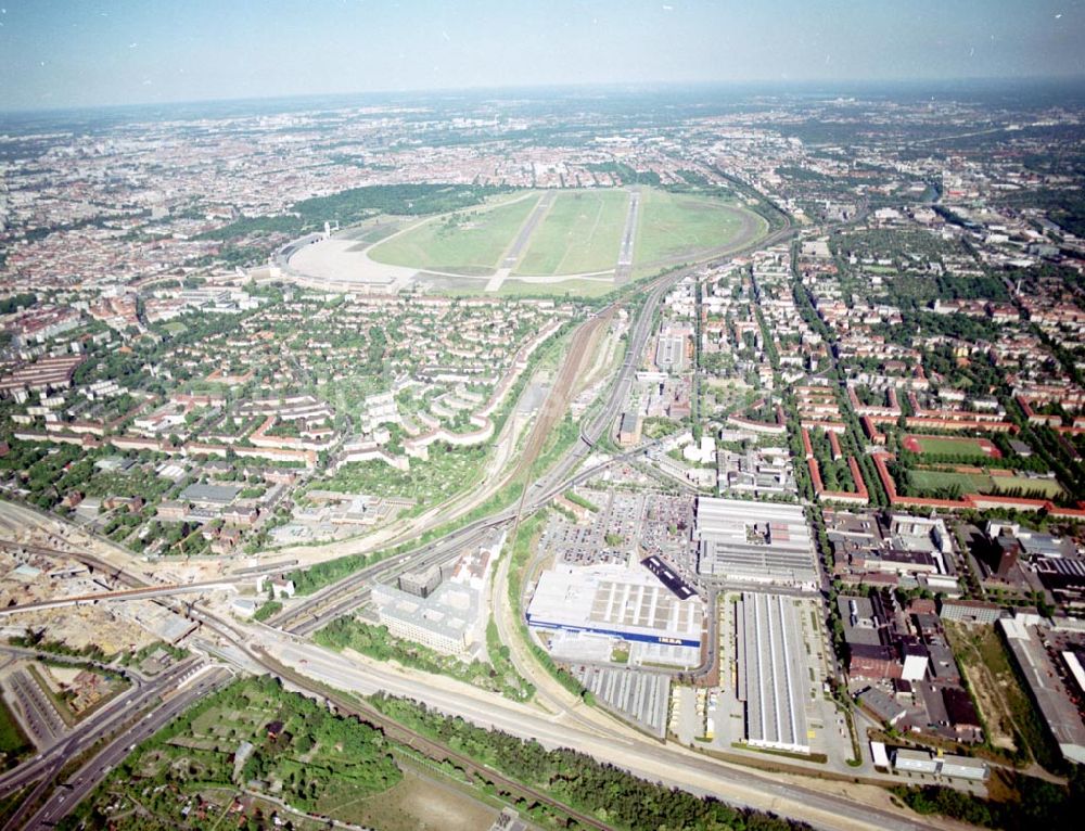 Berlin-Tempelhof from the bird's eye view: 29.05.2004 Berlin Tempelhof Blick auf das Einrichtungshaus IKEA in Berlin Tempelhof