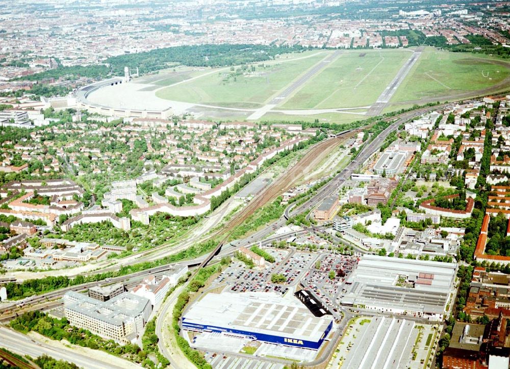 Aerial image Berlin-Tempelhof - 29.05.2004 Berlin Tempelhof Blick auf das Einrichtungshaus IKEA in Berlin Tempelhof