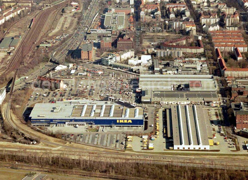 Berlin-Tempelhof from the bird's eye view: IKEA-Einrichtungshaus Alboinstraße am Flughafen Berlin-Tempelhof