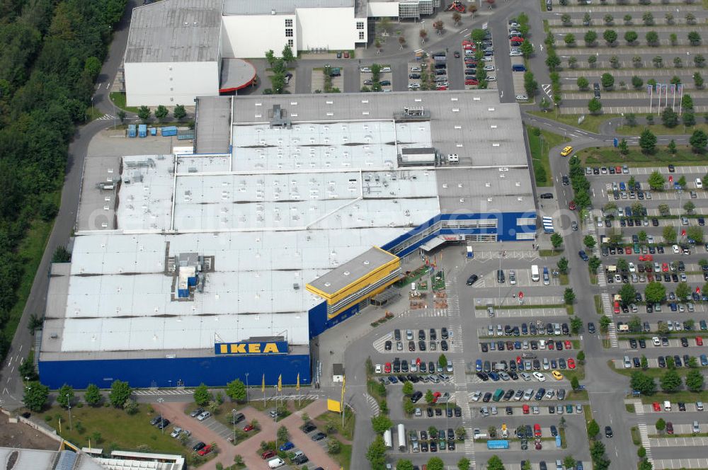 Braunschweig from the bird's eye view: Blick auf das IKEA-Einrichtungshaus im Gewerbegebiet an der Hansestrasse an der Autobahn A2. View of IKEA store in the industrial area of the Hanseatic road to the A2 motorway.