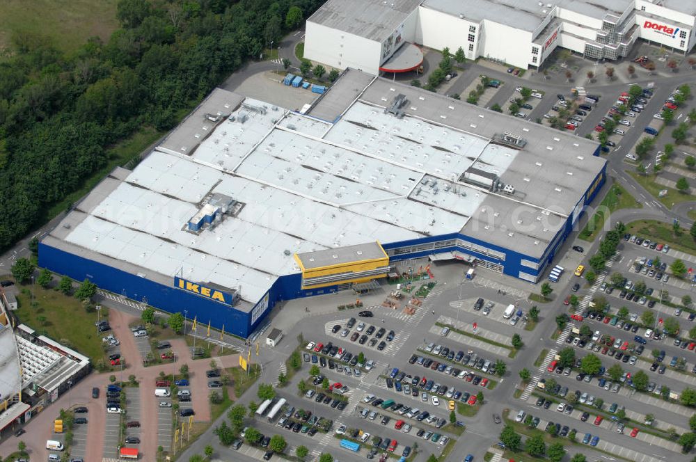 Aerial photograph Braunschweig - Blick auf das IKEA-Einrichtungshaus im Gewerbegebiet an der Hansestrasse an der Autobahn A2. View of IKEA store in the industrial area of the Hanseatic road to the A2 motorway.