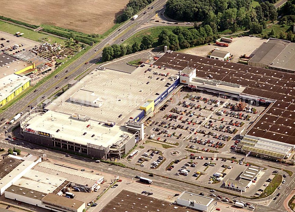 Bremen - Brinkum from above - IKEA-Einrichtungshaus in Bremen-Brinkum im Gewerbegebiet Brinkum-Nord an der Autobahn A1/E22.