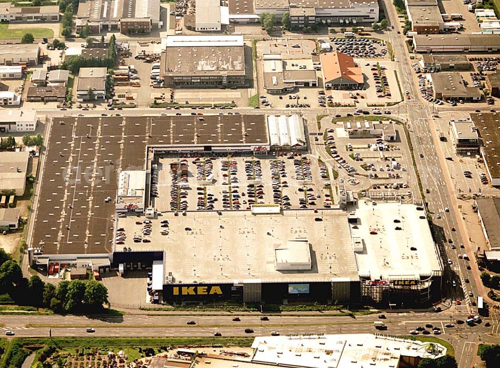 Aerial image Bremen - Brinkum - IKEA-Einrichtungshaus in Bremen-Brinkum im Gewerbegebiet Brinkum-Nord an der Autobahn A1/E22.