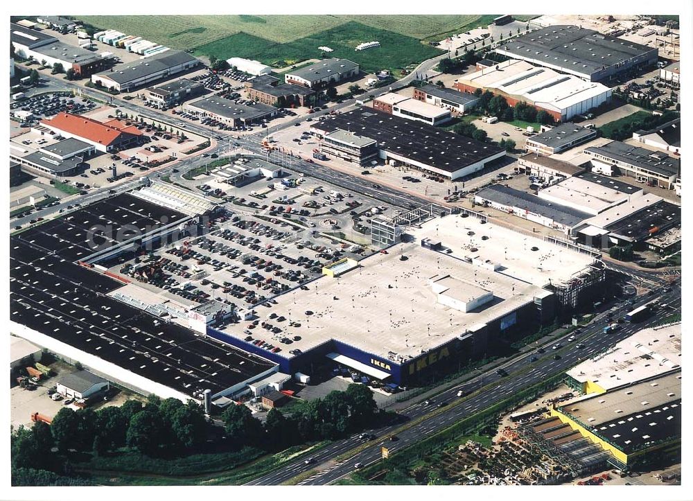 Aerial photograph Bremen - Brinkum - IKEA-Einrichtungshaus in Bremen-Brinkum im Gewerbegebiet Brinkum-Nord an der Autobahn A1/E22.