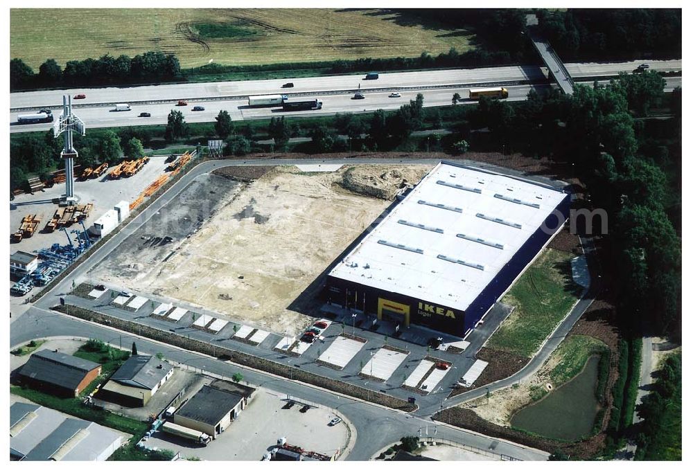 Bremen - Brinkum from the bird's eye view: IKEA-Einrichtungshaus in Bremen-Brinkum im Gewerbegebiet Brinkum-Nord an der Autobahn A1/E22.