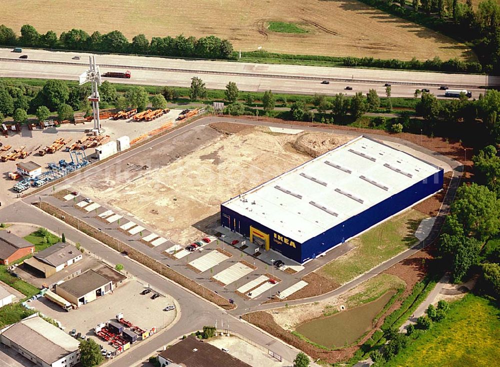 Aerial image Bremen - Brinkum - IKEA-Einrichtungshaus in Bremen-Brinkum im Gewerbegebiet Brinkum-Nord an der Autobahn A1/E22.