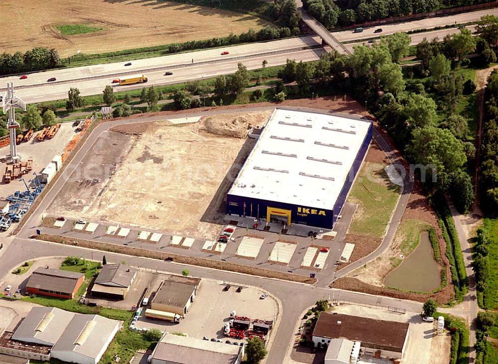 Aerial photograph Bremen - Brinkum - IKEA-Einrichtungshaus in Bremen-Brinkum im Gewerbegebiet Brinkum-Nord an der Autobahn A1/E22.