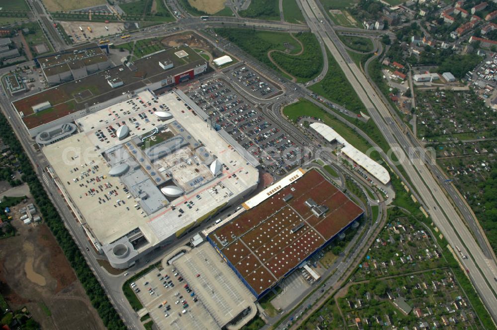 Dresden from above - Blick auf das IKEA - Einrichtungshaus im Elbepark Dresden an der Petschelstrasse. View of the IKEA - furniture store in Dresden on the Elbe Park Petschelstrasse.