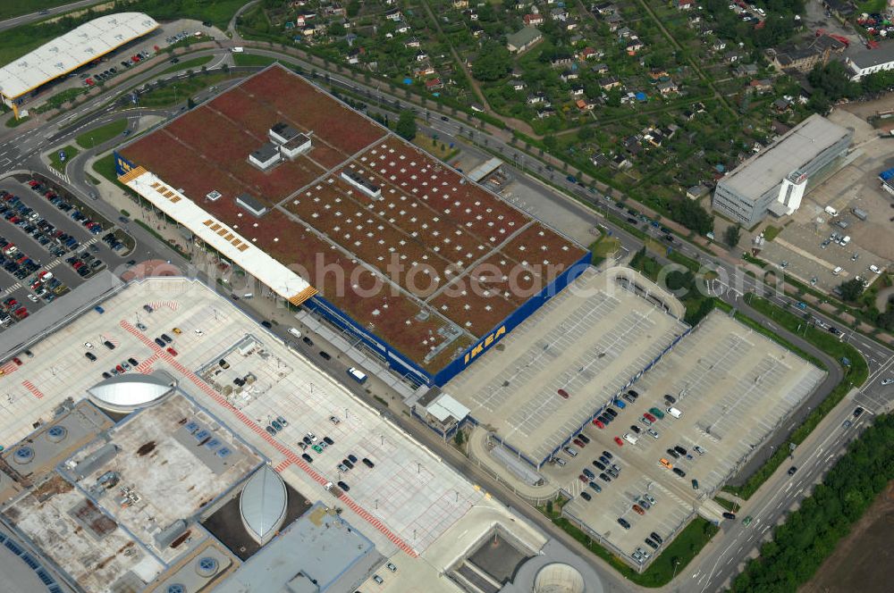 Aerial photograph Dresden - Blick auf das IKEA - Einrichtungshaus im Elbepark Dresden an der Petschelstrasse. View of the IKEA - furniture store in Dresden on the Elbe Park Petschelstrasse.