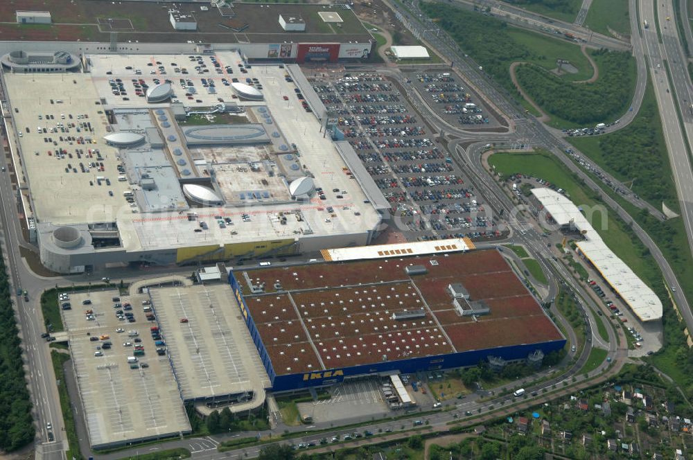 Aerial photograph Dresden - Blick auf das IKEA - Einrichtungshaus im Elbepark Dresden an der Petschelstrasse. View of the IKEA - furniture store in Dresden on the Elbe Park Petschelstrasse.