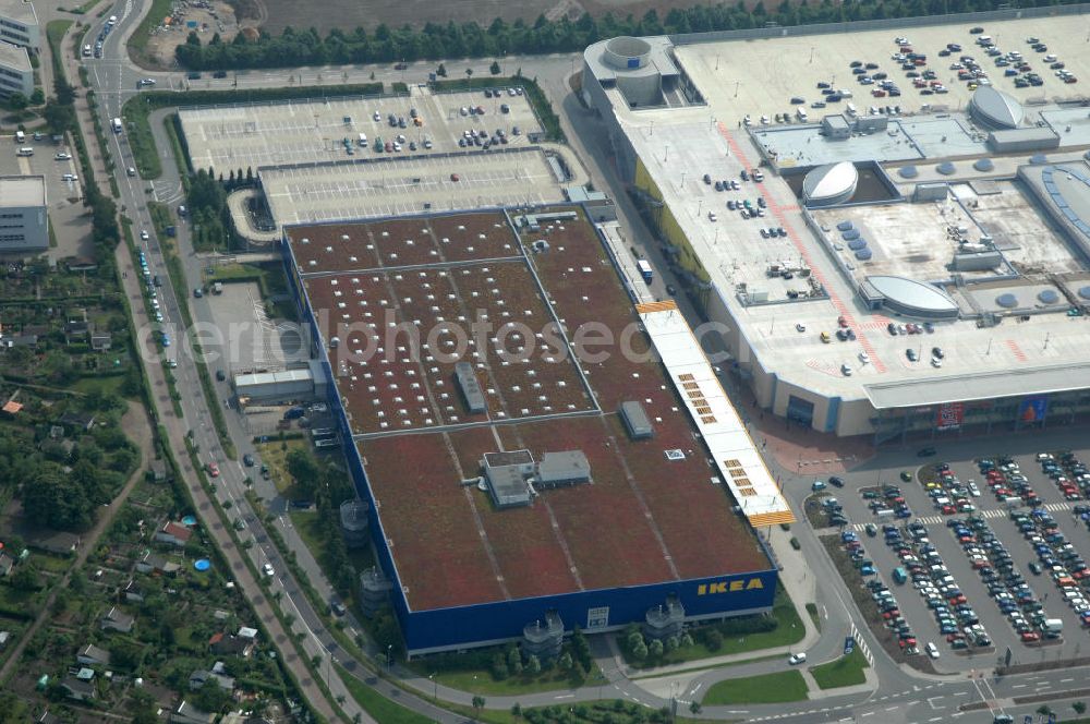 Dresden from the bird's eye view: Blick auf das IKEA - Einrichtungshaus im Elbepark Dresden an der Petschelstrasse. View of the IKEA - furniture store in Dresden on the Elbe Park Petschelstrasse.