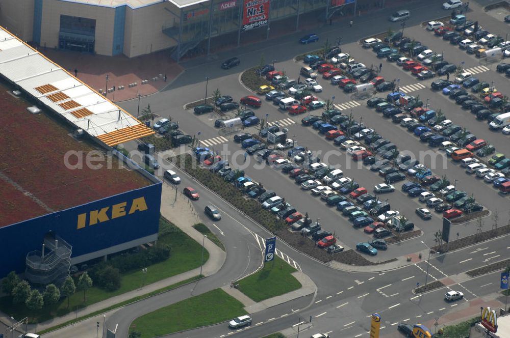 Dresden from above - Blick auf das IKEA - Einrichtungshaus im Elbepark Dresden an der Petschelstrasse. View of the IKEA - furniture store in Dresden on the Elbe Park Petschelstrasse.