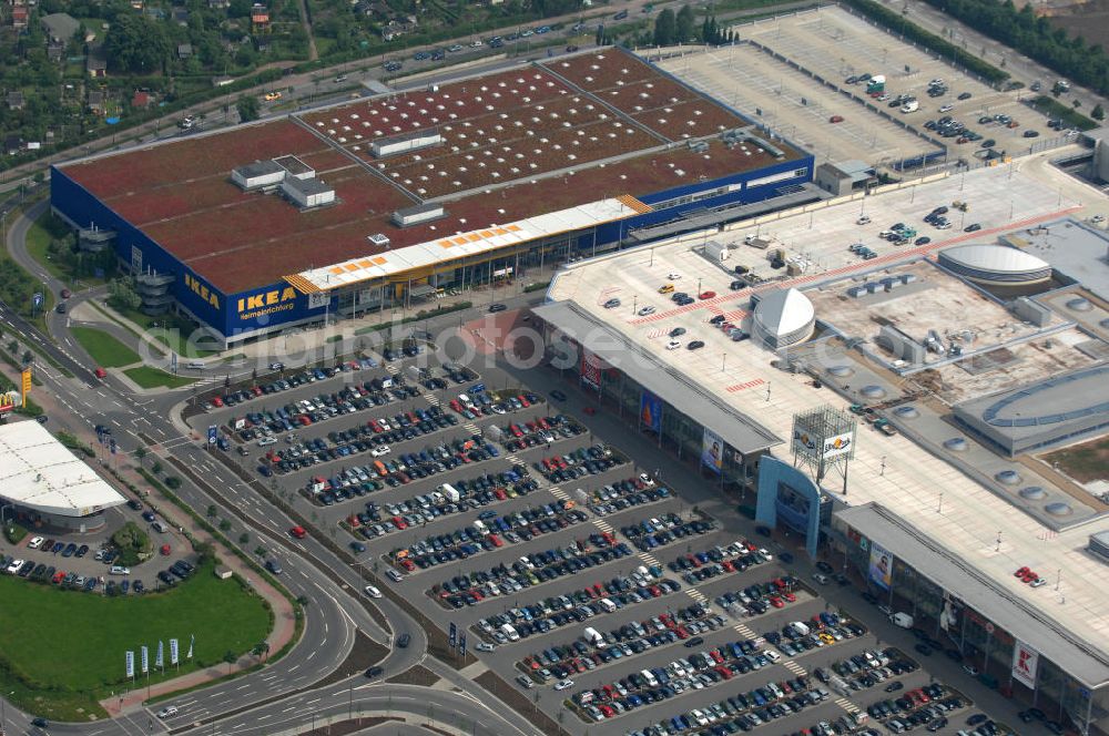 Dresden from above - Blick auf das IKEA - Einrichtungshaus im Elbepark Dresden an der Petschelstrasse. View of the IKEA - furniture store in Dresden on the Elbe Park Petschelstrasse.