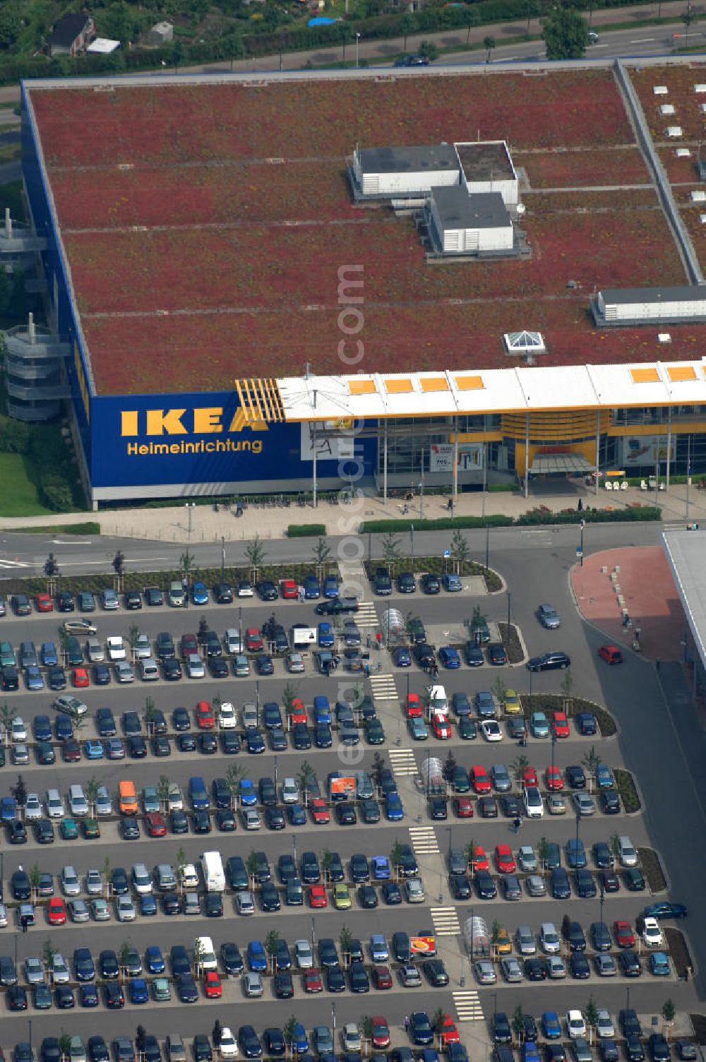 Aerial image Dresden - Blick auf das IKEA - Einrichtungshaus im Elbepark Dresden an der Petschelstrasse. View of the IKEA - furniture store in Dresden on the Elbe Park Petschelstrasse.