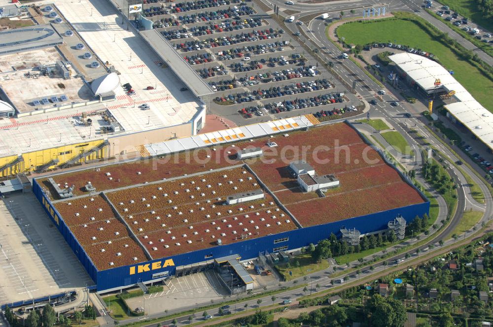 Dresden from the bird's eye view: Blick auf das IKEA - Einrichtungshaus im Elbepark Dresden an der Petschelstrasse. View of the IKEA - furniture store in Dresden on the Elbe Park Petschelstrasse.