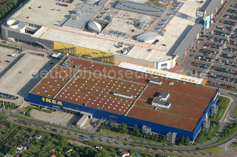 Aerial photograph Dresden - Blick auf das IKEA - Einrichtungshaus im Elbepark Dresden an der Petschelstrasse. View of the IKEA - furniture store in Dresden on the Elbe Park Petschelstrasse.