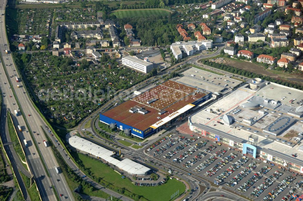 Dresden from the bird's eye view: Blick auf das IKEA - Einrichtungshaus im Elbepark Dresden an der Petschelstrasse. View of the IKEA - furniture store in Dresden on the Elbe Park Petschelstrasse.