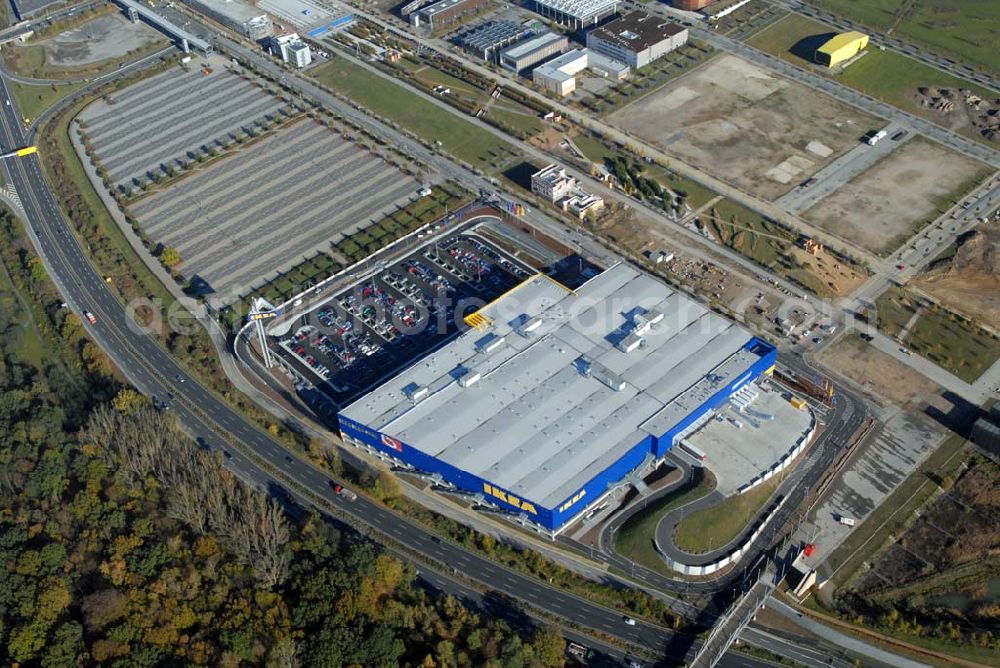 Hannover from above - Hannover 03.11. 2006. Blick auf das neue IKEA Einrichtungshaus auf dem EXPO-Park-Gelände zwischen dem Messe-Schnellweg und der Straße der Nationen in Hannover. Es wurde am 18. Oktober 2006 in Anwesenheit von Hannovers Oberbürgermeister Dr. Herbert Schmalstieg, Einrichtungshauschef Andreas Thier und IKEA Expansionschef Udo Knappstein eröffnet.