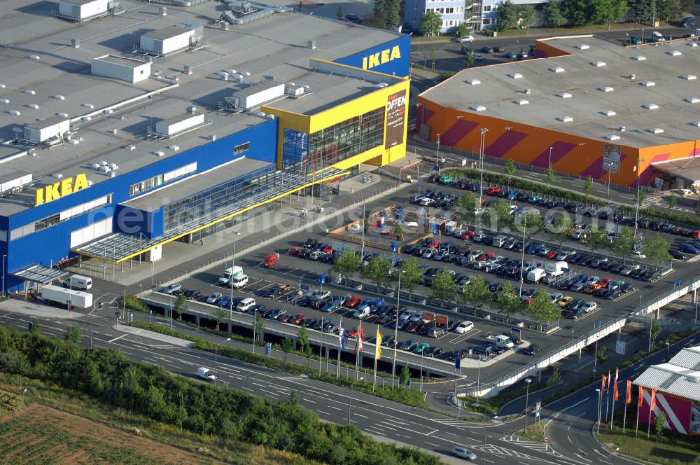 Frankfurt am Main from the bird's eye view: Blick auf das IKEA Einrichtungshaus in Frankfurt am Main. IKEA Deutschland GmbH & Co. KG; Niederlassung Frankfurt, Züricher Straße 7, 60437 Frankfurt Nieder-Eschbach