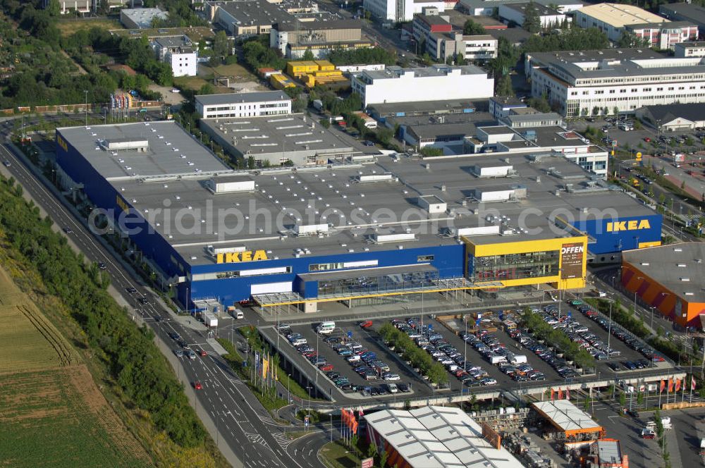 Frankfurt am Main from above - Blick auf das IKEA Einrichtungshaus in Frankfurt am Main. IKEA Deutschland GmbH & Co. KG; Niederlassung Frankfurt, Züricher Straße 7, 60437 Frankfurt Nieder-Eschbach