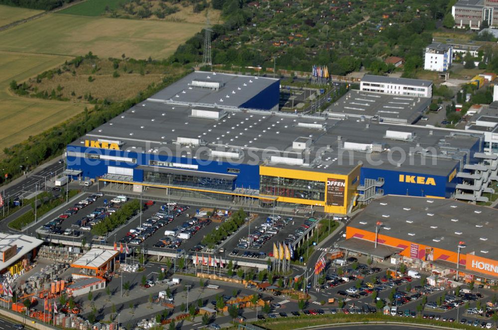 Frankfurt am Main from above - Blick auf das IKEA Einrichtungshaus in Frankfurt am Main. IKEA Deutschland GmbH & Co. KG; Niederlassung Frankfurt, Züricher Straße 7, 60437 Frankfurt Nieder-Eschbach