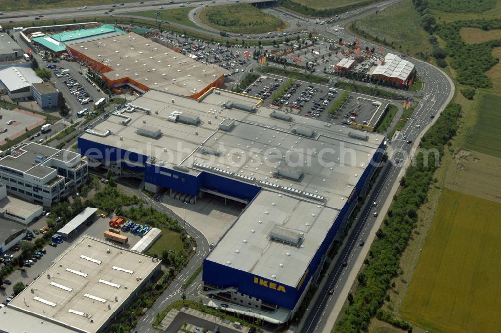 Frankfurt am Main from above - Blick auf das IKEA Einrichtungshaus in Frankfurt am Main. IKEA Deutschland GmbH & Co. KG; Niederlassung Frankfurt; Züricher Straße 7; 60437 Frankfurt Nieder-Eschbach