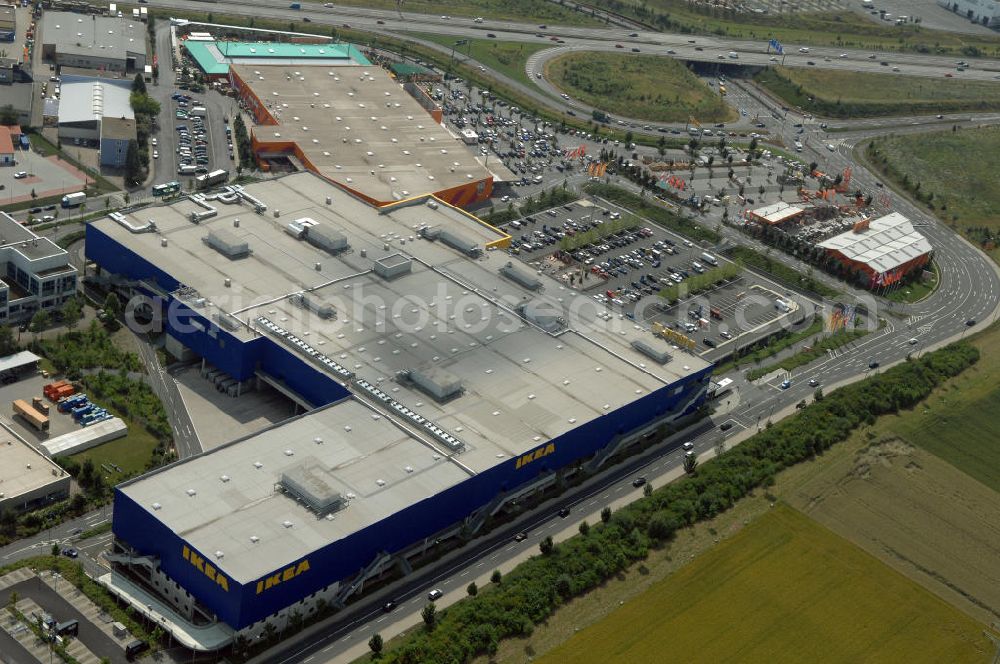 Frankfurt am Main from the bird's eye view: Blick auf das IKEA Einrichtungshaus in Frankfurt am Main. IKEA Deutschland GmbH & Co. KG; Niederlassung Frankfurt; Züricher Straße 7; 60437 Frankfurt Nieder-Eschbach