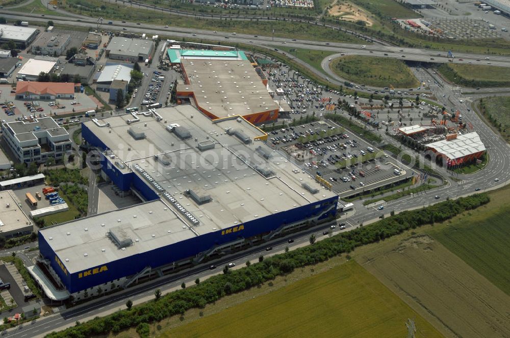 Frankfurt am Main from the bird's eye view: Blick auf das IKEA Einrichtungshaus in Frankfurt am Main. IKEA Deutschland GmbH & Co. KG; Niederlassung Frankfurt; Züricher Straße 7; 60437 Frankfurt Nieder-Eschbach