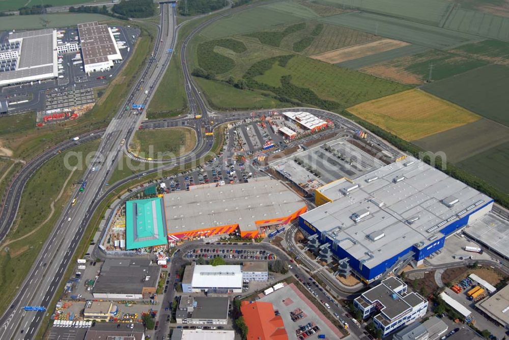 FRANKFURT from above - : Blick auf das IKEA Einrichtungshaus Frankfurt Nieder-Eschbach - Adresse: IKEA Deutschland GmbH & Co. KG,Niederlassung Frankfurt,Züricher Straße 7 60437 Frankfurt Nieder-Eschbach