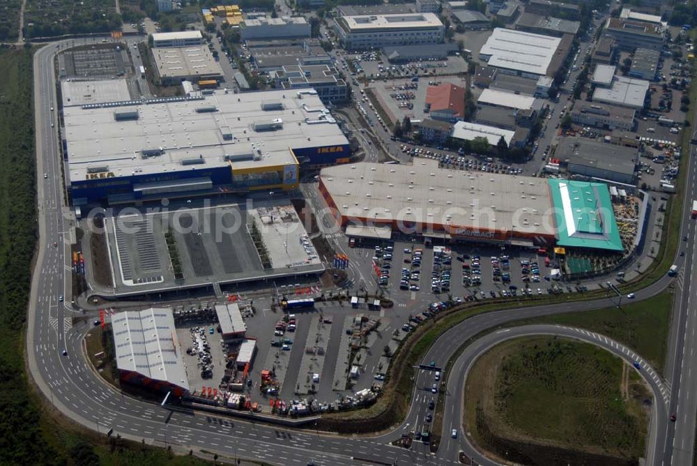 Aerial image FRANKFURT - : Blick auf das IKEA Einrichtungshaus Frankfurt Nieder-Eschbach - Adresse: IKEA Deutschland GmbH & Co. KG,Niederlassung Frankfurt,Züricher Straße 7 60437 Frankfurt Nieder-Eschbach