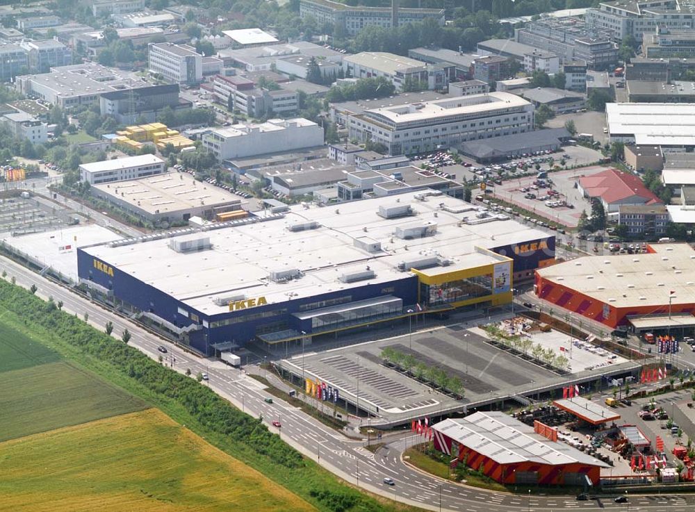 Aerial image Frankfurt - : Blick auf dasIKEA Einrichtungshaus Frankfurt Nieder-Eschbach - Adresse: IKEA Deutschland GmbH & Co. KG,Niederlassung Frankfurt,Züricher Straße 7 60437 Frankfurt Nieder-Eschbach